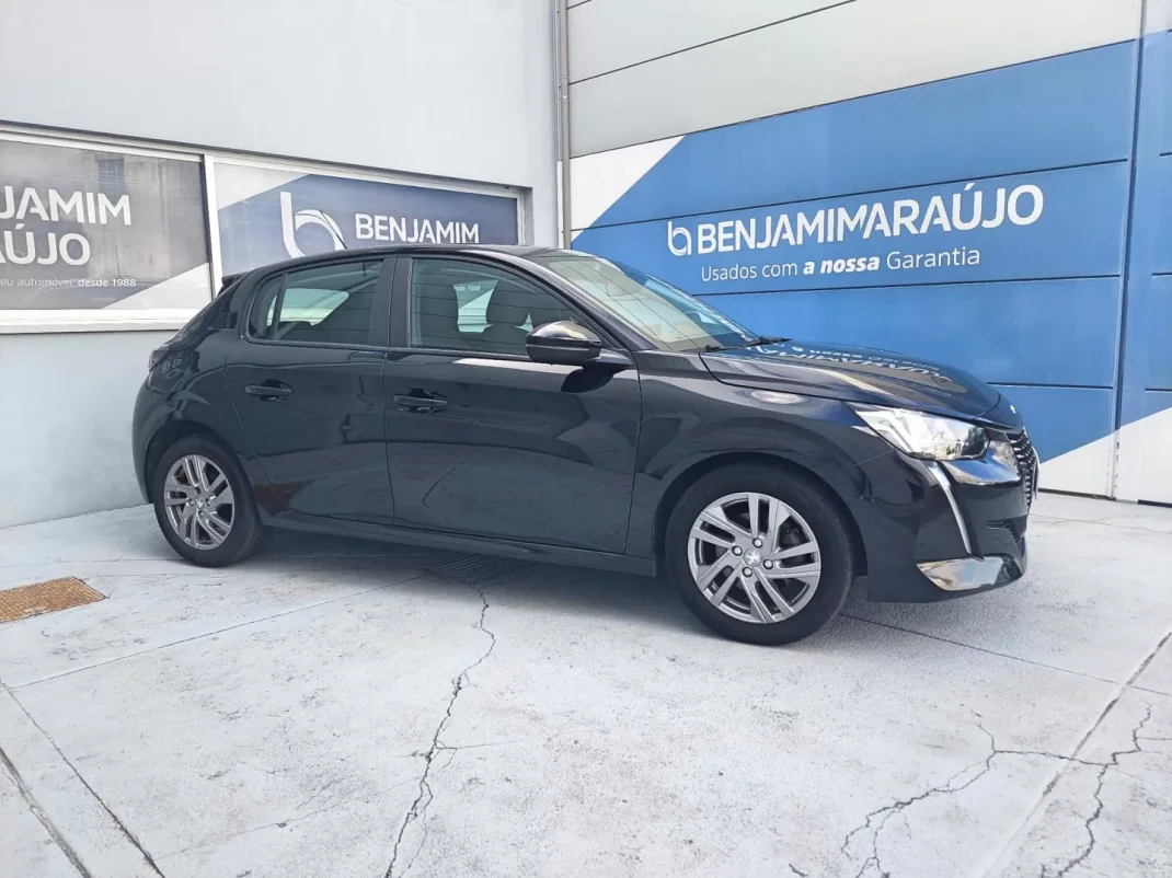 Peugeot 208 2020 - 17900 EUR, 94355 km - AUTO.MOTO.pt - 94355km - foto 5 de 23