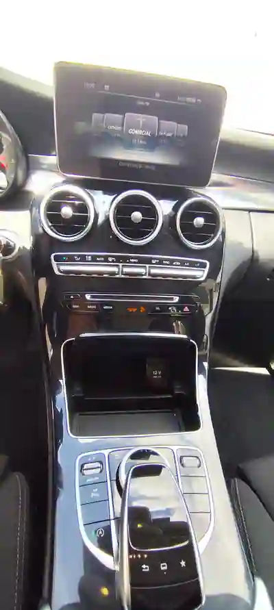 Mercedes-Benz C 200 2015 - 15500 EUR, 178500 km - AUTO.MOTO.pt - 178500km - foto 5 de 12