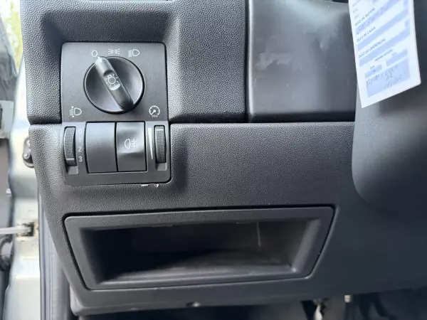 Opel COMBO 2011 - 8965 EUR, 85000 km - AUTO.MOTO.pt - 85000km - foto 22 de 33