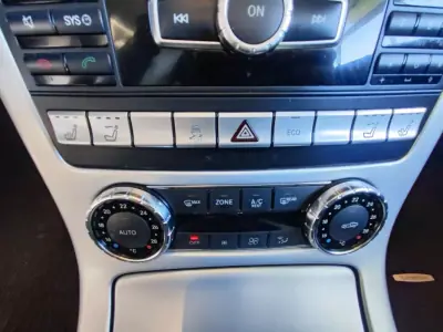 Mercedes-Benz SLK 250 2012 - 23500 EUR, 162600 km - AUTO.MOTO.pt - 162600km - foto 29 de 37