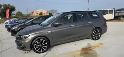 Fiat Tipo Station Wagon 2017 - 6499 EUR, 256000 km - AUTO.MOTO.pt - 256000km - foto 2 de 9