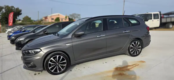 Fiat Tipo Station Wagon 2017 - 6499 EUR, 256000 km - AUTO.MOTO.pt - 256000km - foto 2 de 9