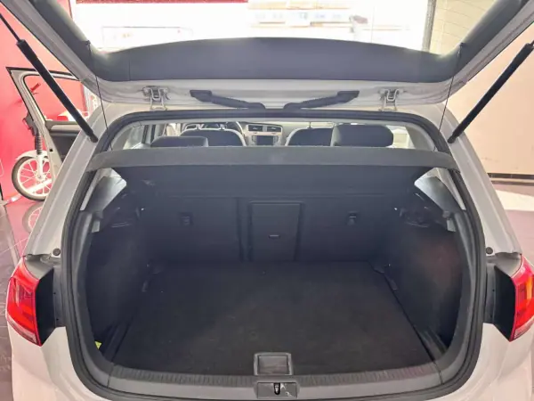 Volkswagen Golf 2016 - 12500 EUR, 228000 km - AUTO.MOTO.pt - 228000km - foto 9 de 14