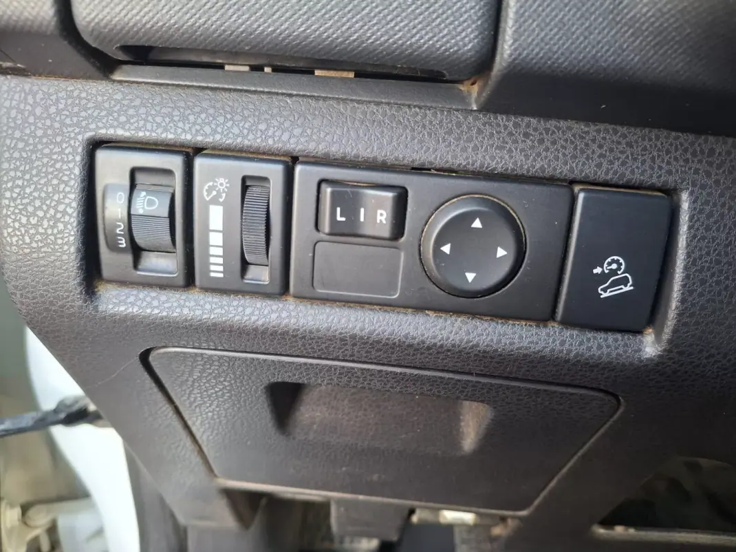 Isuzu 2018 - 18900 EUR, 83988 km - AUTO.MOTO.pt - 83988km - foto 6 de 15