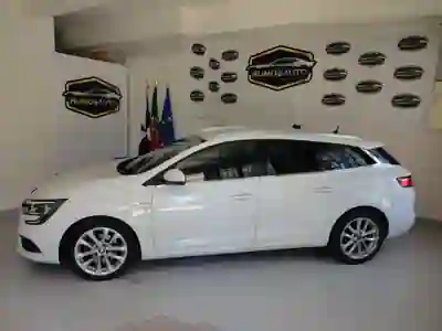 Renault Mégane 2018 — foto 2 de 14