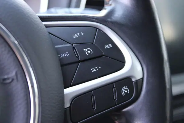 Jeep Compass 2020 - 19900 EUR, 99521 km - AUTO.MOTO.pt - 99521km - foto 11 de 19