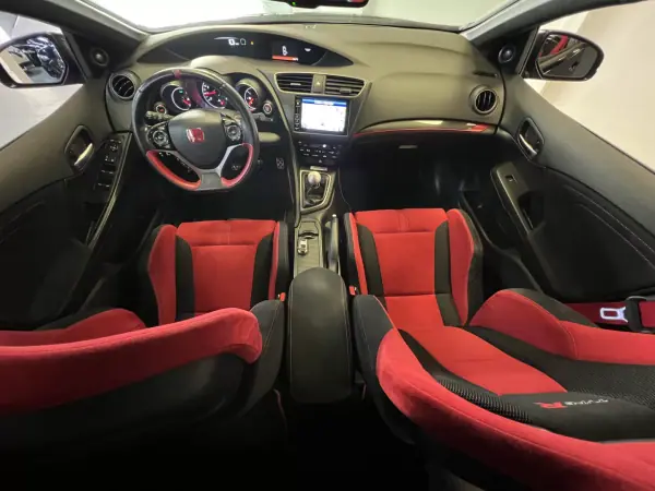 Honda Civic 2016 - 30990 EUR, 140000 km - AUTO.MOTO.pt - 140000km - foto 6 de 60
