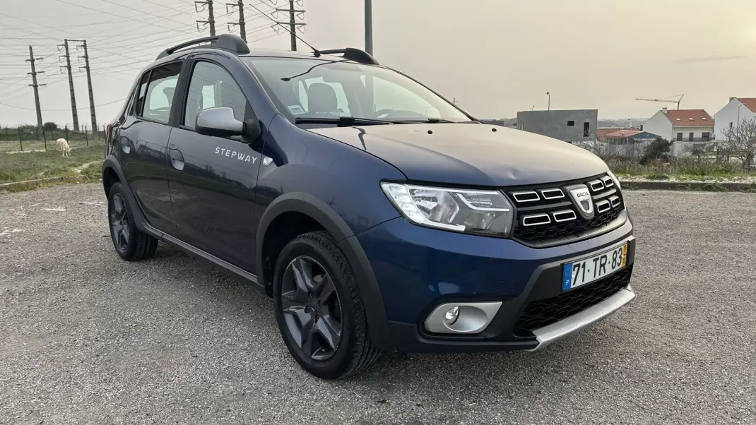 Dacia Sandero 2017 - 9750 EUR, 76000 km - AUTO.MOTO.pt - 76000km - foto 1 de 12