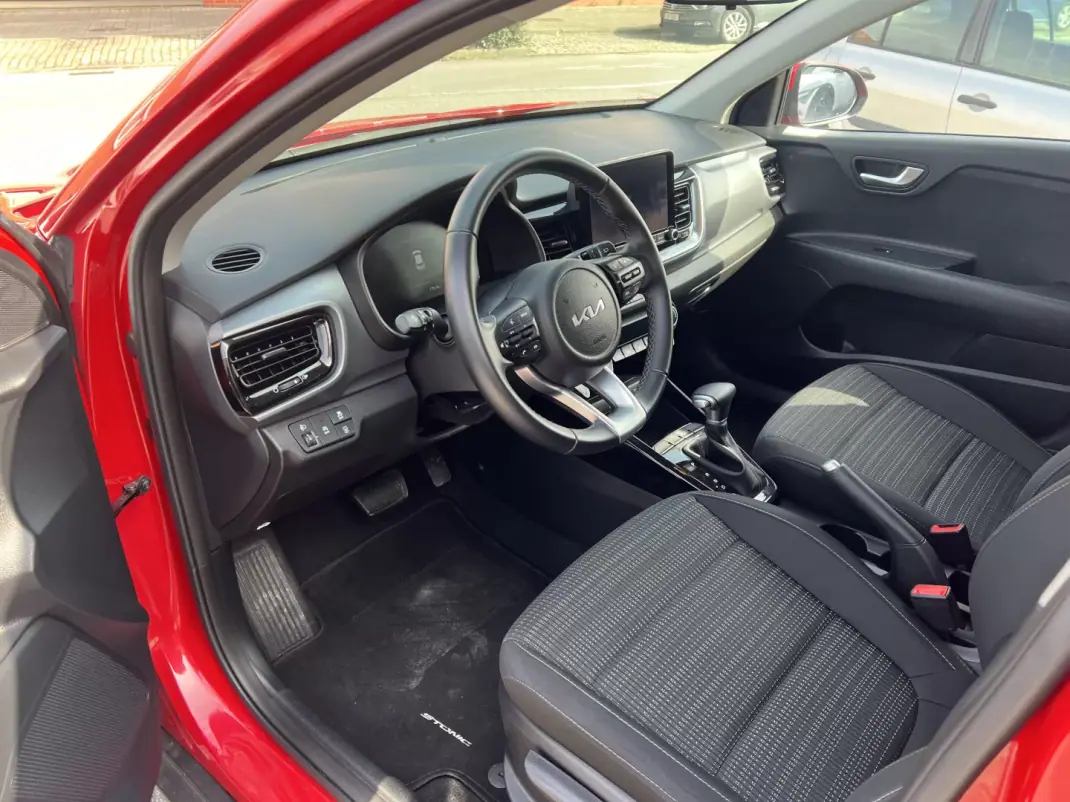 Kia Stonic 2025 - 20500 EUR, 17500 km - AUTO.MOTO.pt - 17500km - foto 7 de 19