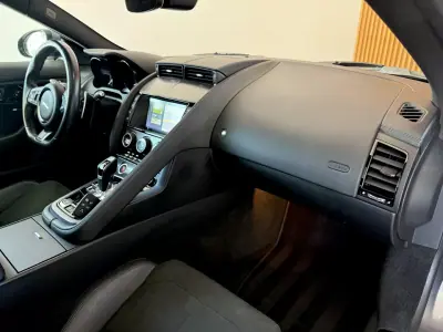 Jaguar F-Type 2018 - 46000 EUR, 64300 km - AUTO.MOTO.pt - 64300km - foto 90 de 135