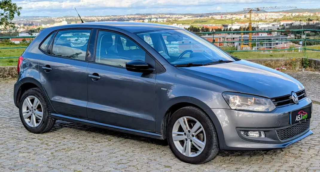 Volkswagen Polo 2012 - 5500 EUR, 303657 km - AUTO.MOTO.pt - 303657km - foto 5 de 19
