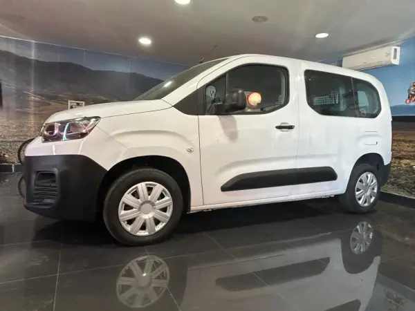 Citroën Berlingo 1.5 BlueiHDi M Live 5 LUG 2022 Diesel — 142 319 km Citroën Berlingo 2022