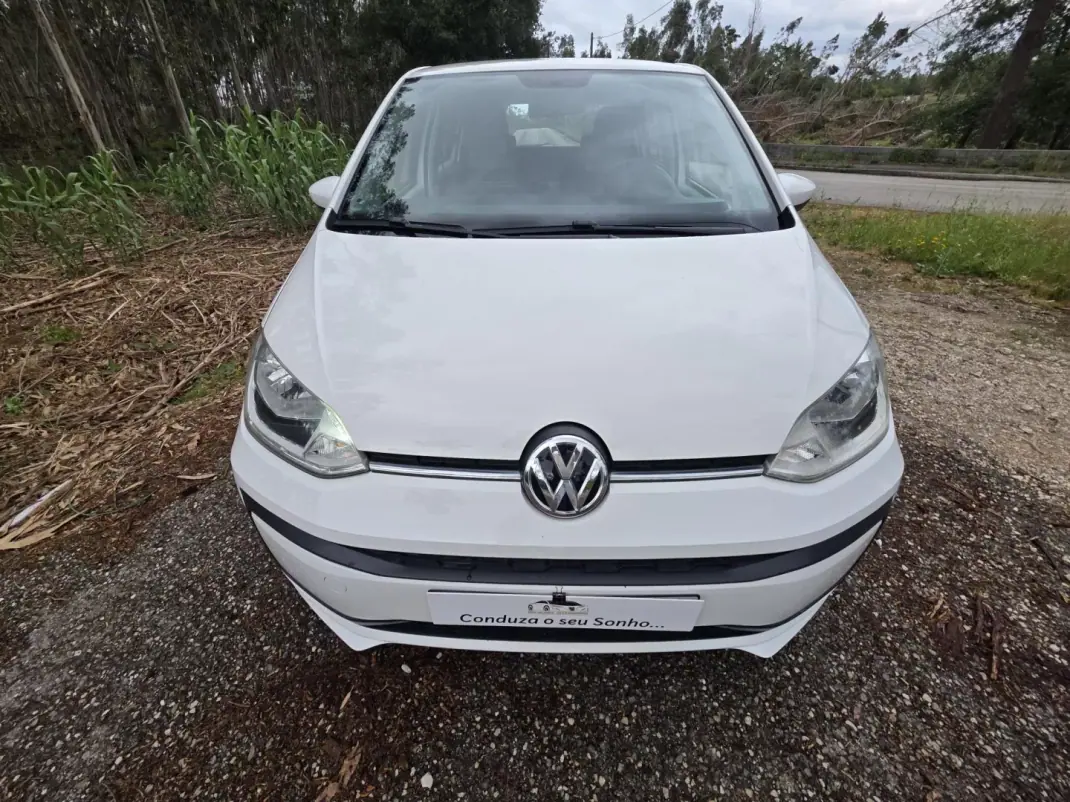 Volkswagen Up! 2016 - 7990 EUR, 152974 km - AUTO.MOTO.pt - 152974km - foto 13 de 71