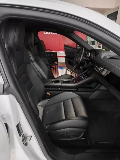 Porsche Taycan Cross Turismo 2022 - 65750 EUR, 55800 km - AUTO.MOTO.pt - 55800km - foto 20 de 40