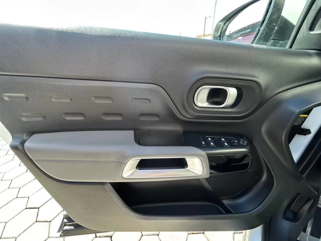 Citroën C5 Aircross 2019 - 18900 EUR, 162000 km - AUTO.MOTO.pt - 162000km - foto 10 de 28