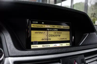 Mercedes-Benz E 220 2010 - 10990 EUR, 489933 km - AUTO.MOTO.pt - 489933km - foto 38 de 41