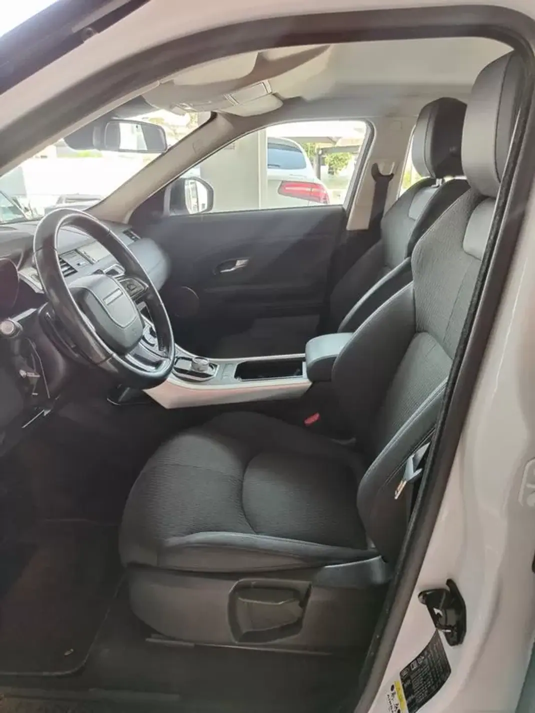 Land Rover Range Rover Evoque 2016 - 22750 EUR, 86400 km - AUTO.MOTO.pt - 86400km - foto 13 de 35