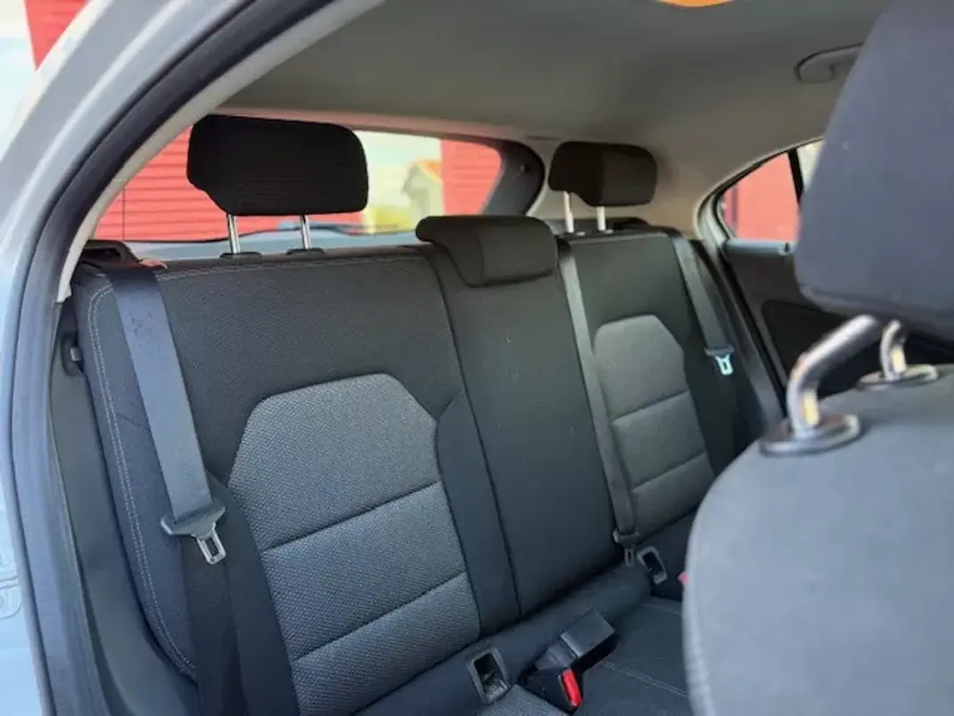 Mercedes-Benz A 160 2014 - 11900 EUR, 220000 km - AUTO.MOTO.pt - 220000km - foto 8 de 9