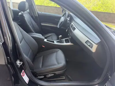 BMW 316 2010 - 8990 EUR, 215000 km - AUTO.MOTO.pt - 215000km - foto 13 de 27