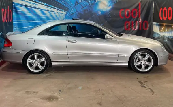 Mercedes-Benz CLK 220 2005 - 10999 EUR, 223000 km - AUTO.MOTO.pt - 223000km - foto 4 de 44