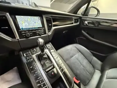 Porsche Macan 2015 - 34750 EUR, 195000 km - AUTO.MOTO.pt - 195000km - foto 5 de 9