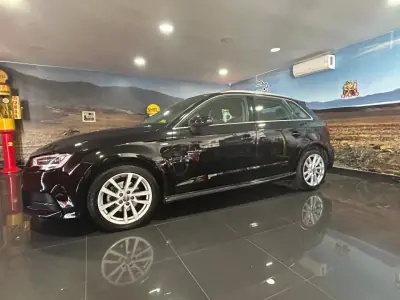 Audi A3 Sportback 2019 - 17950 EUR, 179954 km - 179954km - foto 1 de 22
