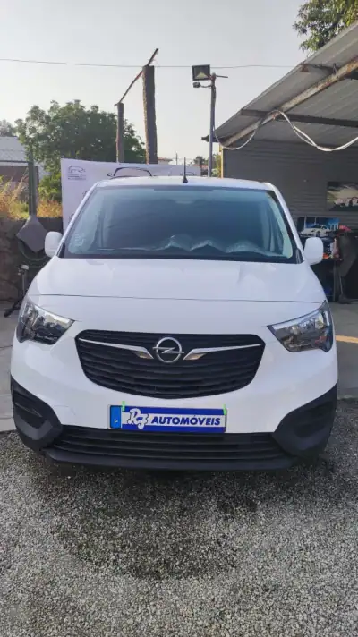 Opel Combo 2020 - 12978 EUR, 149789 km - AUTO.MOTO.pt - 149789km - foto 2 de 17