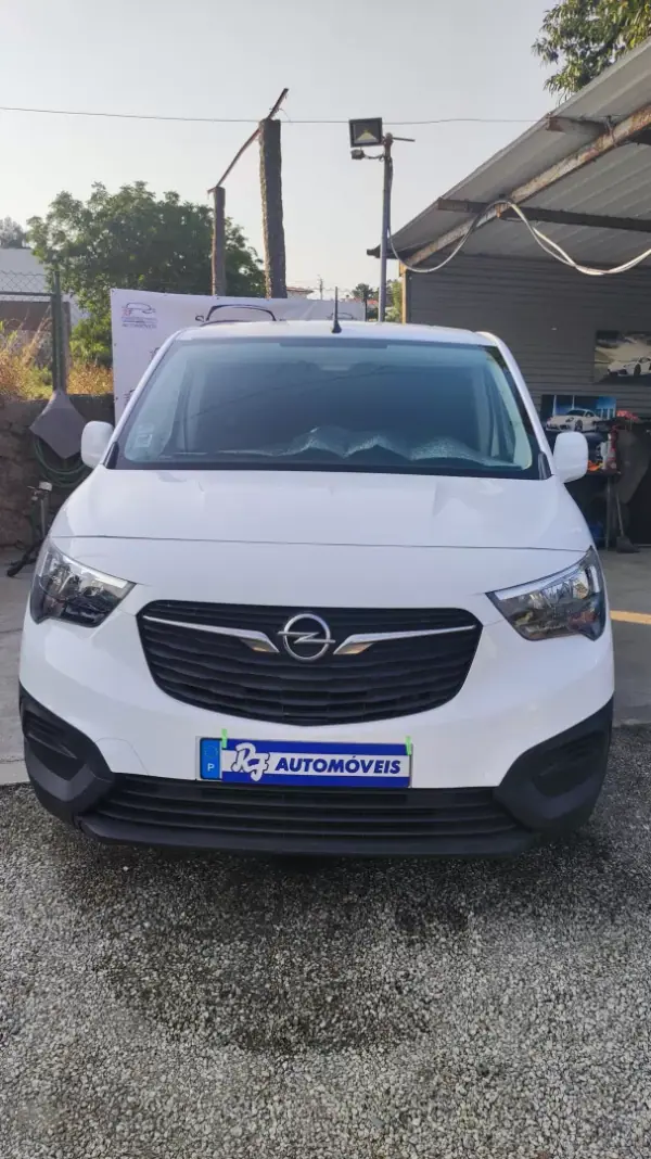 Opel Combo 2020 - 12978 EUR, 149789 km - AUTO.MOTO.pt - 149789km - foto 2 de 17
