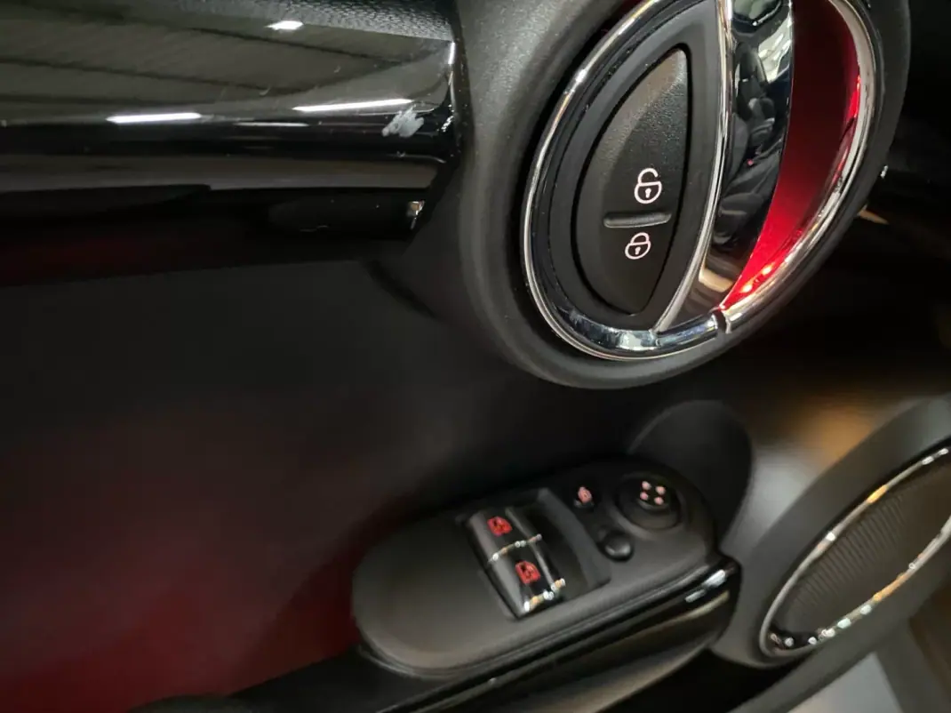 MINI 2019 - 20950 EUR, 82000 km - AUTO.MOTO.pt - 82000km - foto 17 de 20