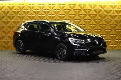 Renault Mégane Sport Tourer 2020 - 11890 EUR, 180000 km - AUTO.MOTO.pt - 180000km - foto 5 de 28