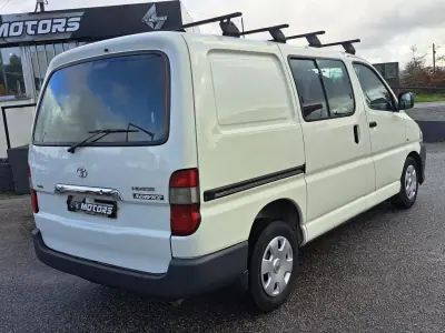 Toyota HiAce 2010 - 12500 EUR, 331380 km - AUTO.MOTO.pt - 331380km - foto 7 de 30