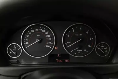 BMW 318 2015 - 20490 EUR, 163241 km - AUTO.MOTO.pt - 163241km - foto 21 de 27
