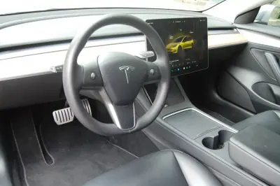 Tesla Model 3 2022 - 34500 EUR, 50871 km - AUTO.MOTO.pt - 50871km - foto 10 de 13