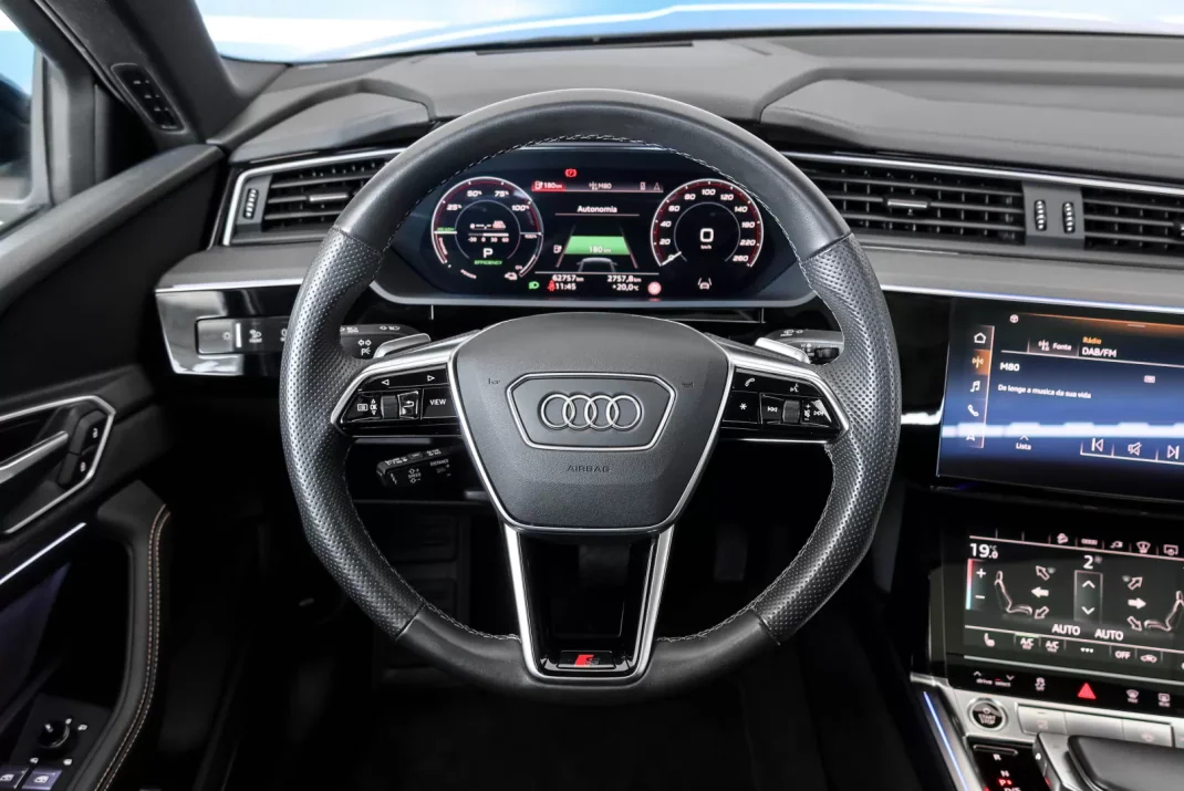Audi e-tron Sportback 2022 - 47500 EUR, 62757 km - AUTO.MOTO.pt - 62757km - foto 7 de 19