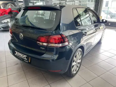 Volkswagen Golf 2010 - 7600 EUR, 232003 km - AUTO.MOTO.pt - 232003km - foto 4 de 21