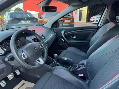 Renault Mégane Sport Tourer 2011 - 8900 EUR, 214000 km - AUTO.MOTO.pt - 214000km - foto 12 de 40
