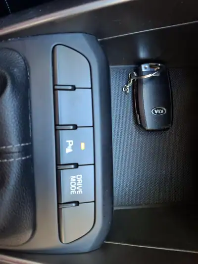 Kia Rio 2021 - 15500 EUR, 70500 km - AUTO.MOTO.pt - 70500km - foto 31 de 38