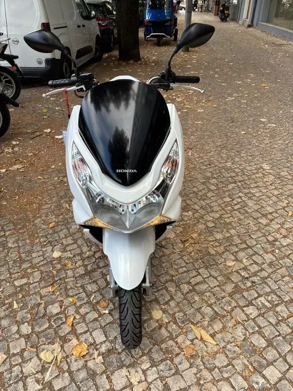 Honda PCX 125 2012 - 1900 EUR, 64269 km - AUTO.MOTO.pt - 64269km - foto 4 de 12