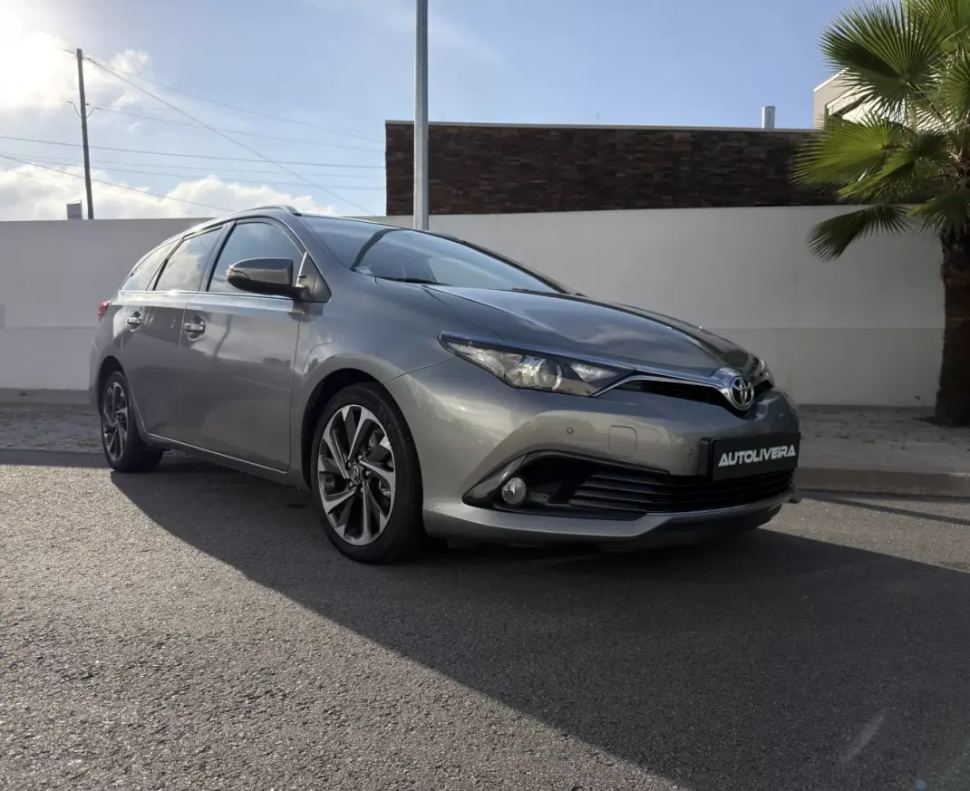 Toyota Auris Touring Sports 2016 - 13200 EUR, 183145 km - foto 1 de 16