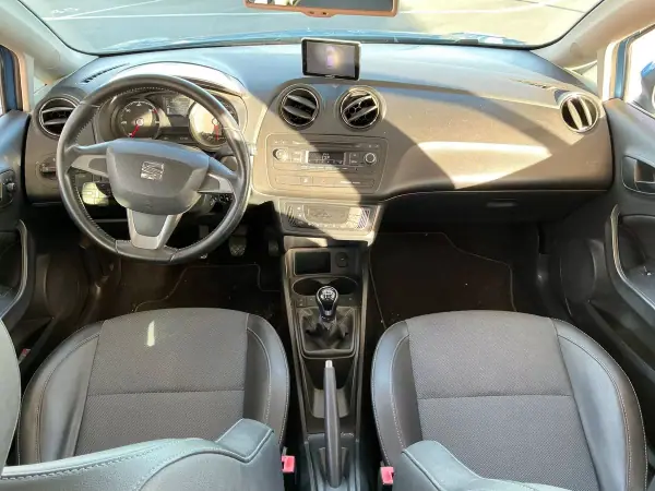 SEAT Ibiza 2014 — photo 2 of 5