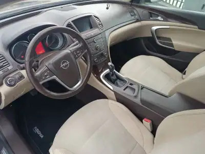 Opel Insignia 2010 - 7500 EUR, 206000 km - AUTO.MOTO.pt - 206000km - foto 15 de 31