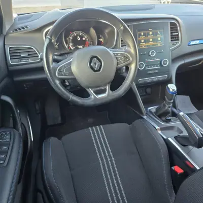 Renault Mégane 2016 - 12950 EUR, 114140 km - AUTO.MOTO.pt - 114140km - foto 15 de 42