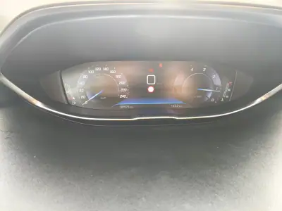 Peugeot 3008 2020 - 19900 EUR, 98000 km - AUTO.MOTO.pt - 98000km - foto 23 de 28