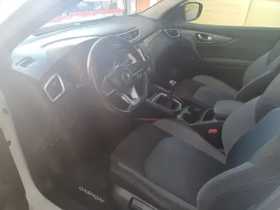 Nissan Qashqai 2018 - 17900 EUR, 54008 km - 54008km - foto 12 de 39