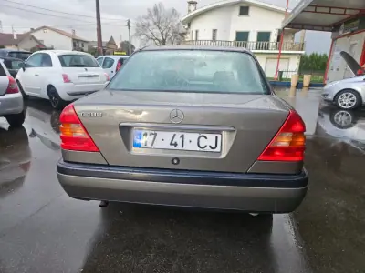 Mercedes-Benz C 180 1993 - 3990 EUR, 183000 km - AUTO.MOTO.pt - 183000km - foto 2 de 19