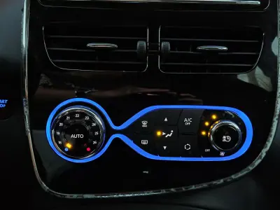 Renault Zoe 2019 - 12990 EUR, 86924 km - AUTO.MOTO.pt - 86924km - foto 17 de 29