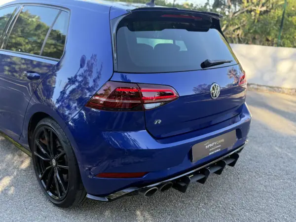 Volkswagen Golf 2018 - 35999 EUR, 80000 km - AUTO.MOTO.pt - 80000km - foto 5 de 23