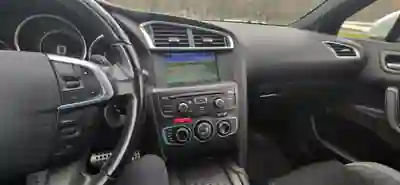 Citroën DS4 2011 - 8000 EUR, 172000 km - AUTO.MOTO.pt - 172000km - foto 8 de 10
