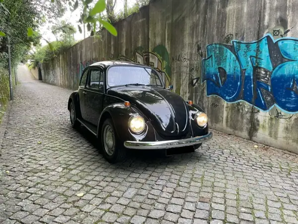 Volkswagen Carocha Cabrio 1972 - 8900 EUR, 84000 km - AUTO.MOTO.pt - 84000km - foto 24 de 29