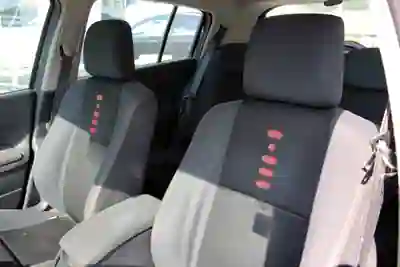 Renault Mégane 2006 - 1000 EUR, 324800 km - AUTO.MOTO.pt - 324800km - foto 13 de 16